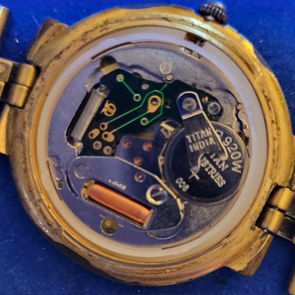 ⌚️ Titan Regalia Women's Date Watch - Picture 7 of 9